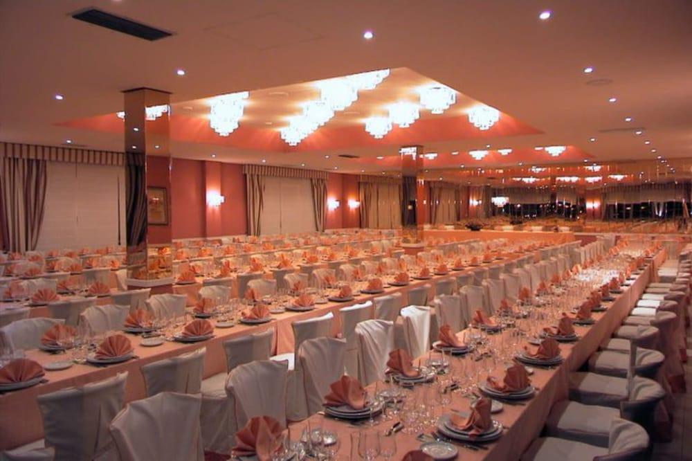 Mlc Benavente Hotel Екстериор снимка