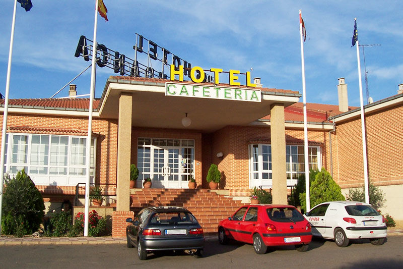 Mlc Benavente Hotel Екстериор снимка