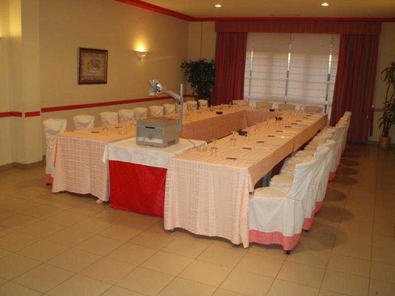 Mlc Benavente Hotel Бизнес снимка