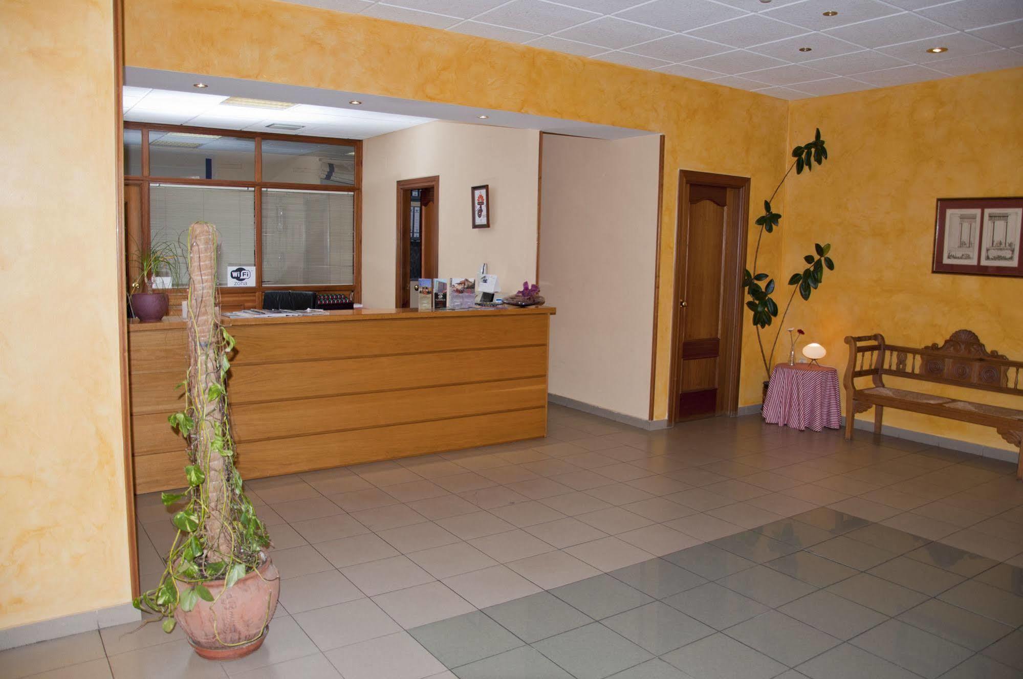 Mlc Benavente Hotel Екстериор снимка