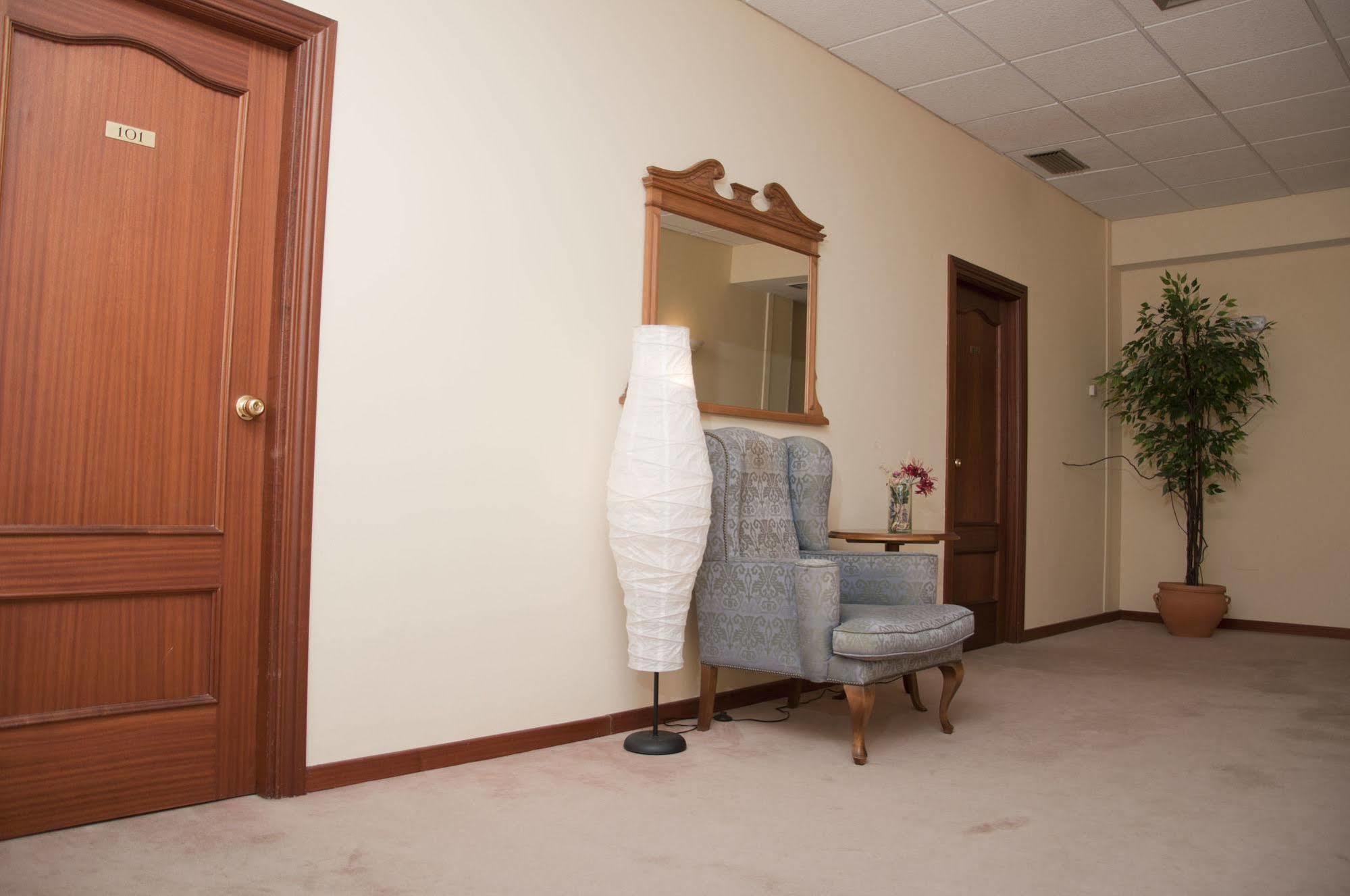 Mlc Benavente Hotel Екстериор снимка